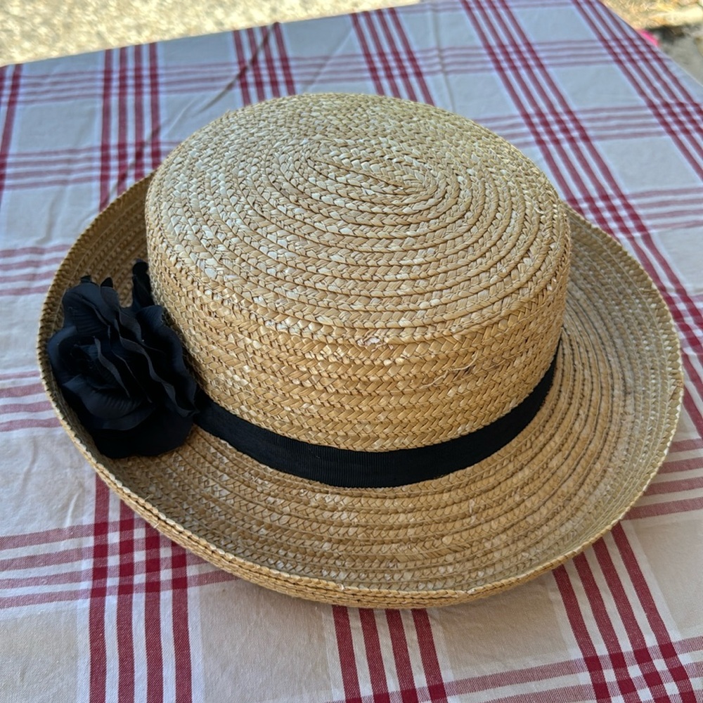 Cross grain ribbon, straw hat